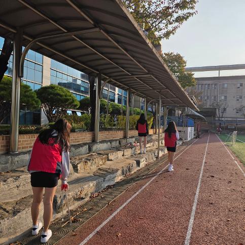 [학생회 활동] "우리 학교를 아끼는 작은 실천" 월요일 아침 플로깅 활동 현장 소식